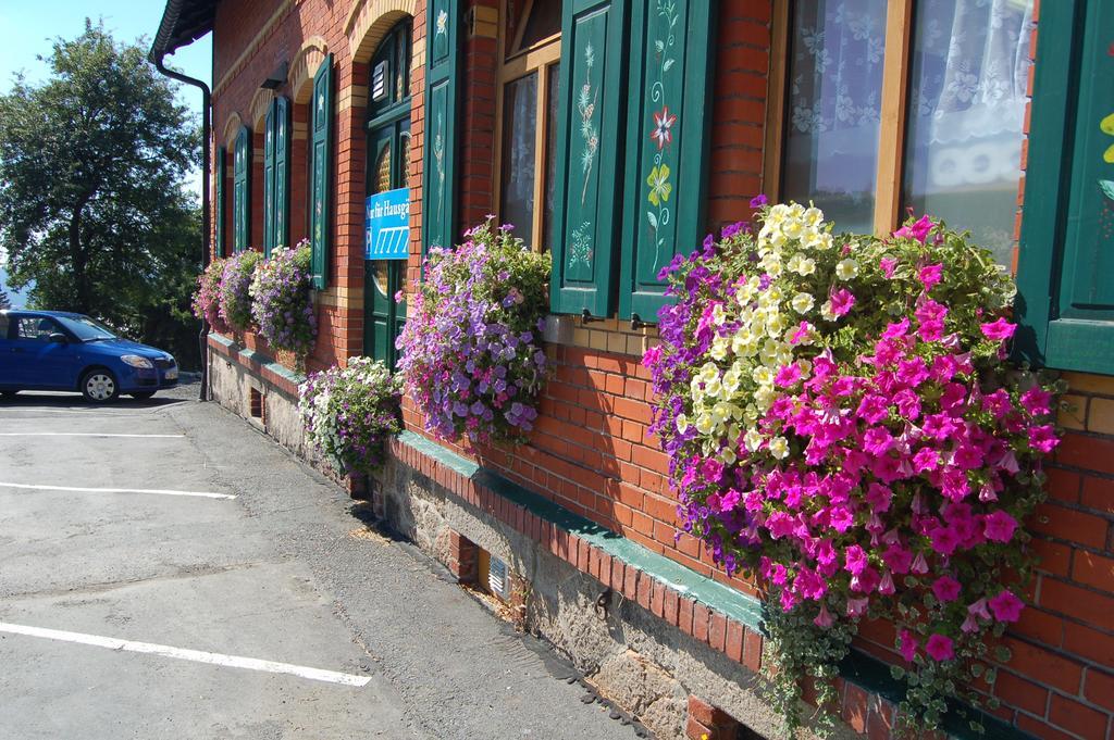 Berggasthaus & Pension Schoene Aussicht クリンゲンタール エクステリア 写真